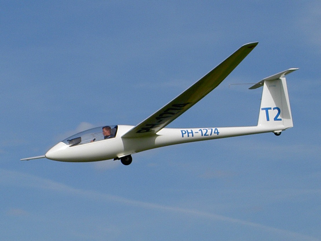 A Rolladen-Schneider LS-4b glider in flight.